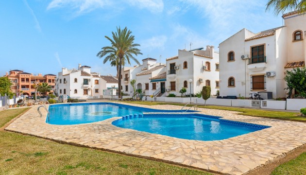 Resale - Apartment - Orihuela Costa - Villamartín