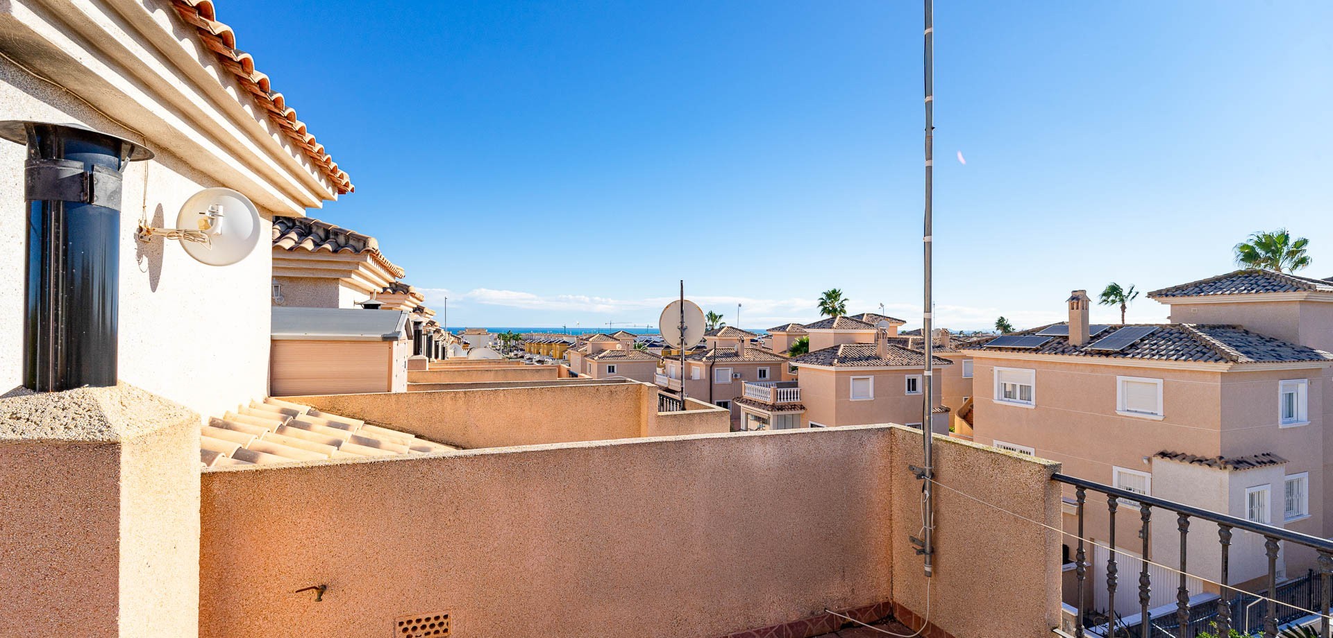 House in Punta Prima - Image 3