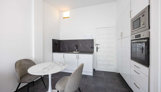 Resale - Apartment - Torrevieja - Playa de los Locos