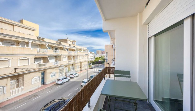 Resale - Apartment - Torrevieja - Playa de los Locos