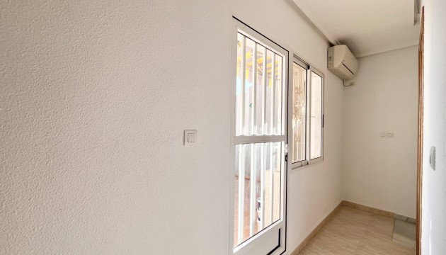 Resale - Townhouse - Torrevieja - La Siesta - El Salado -  Torreta