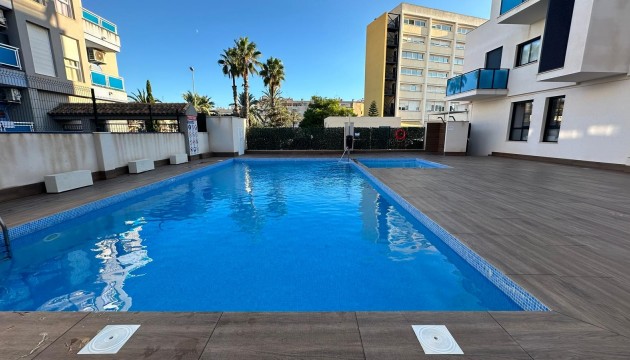 Resale - Apartment - Torrevieja - Calas Blancas