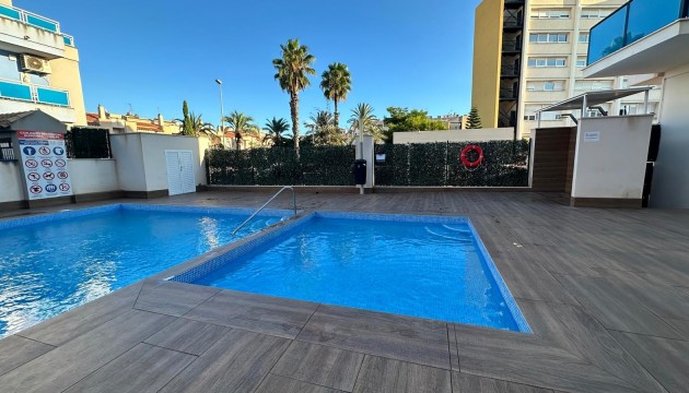 Resale - Apartment - Torrevieja - Calas Blancas
