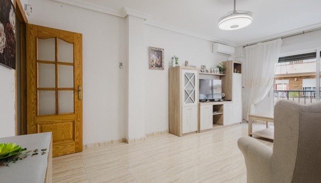 Resale - Apartment - Torrevieja - El Acequión - Los Náufragos