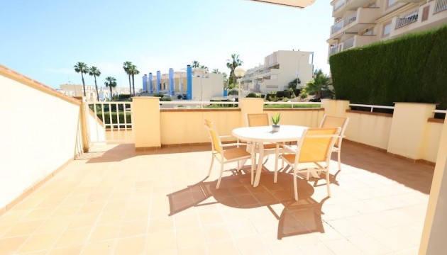 Resale - Apartment - Orihuela Costa - Campoamor