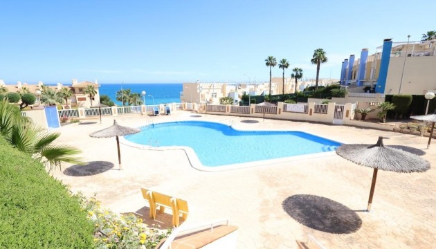 Resale - Apartment - Orihuela Costa - Campoamor