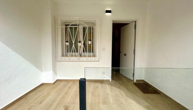 Resale - Apartment - San Miguel de Salinas - Villamartín