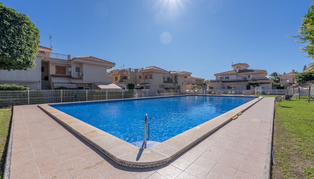 Resale - Townhouse - Orihuela Costa - Playa Flamenca
