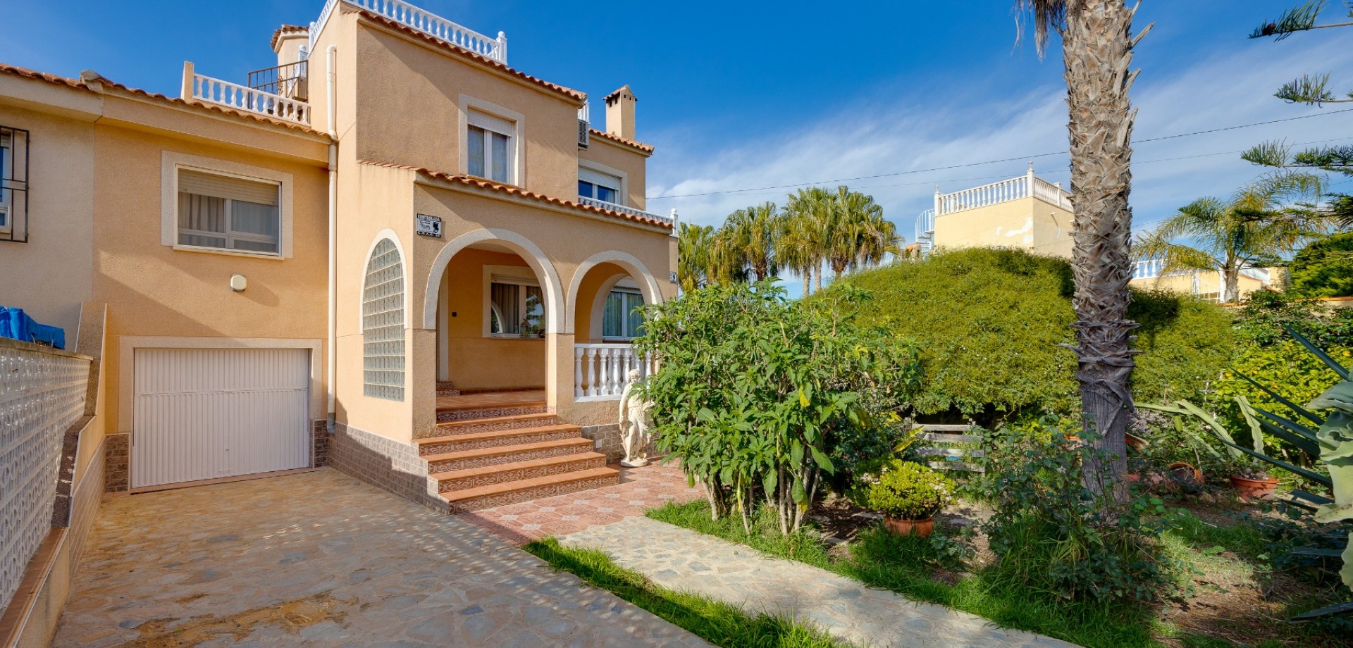 House in El Chaparral - Image 3