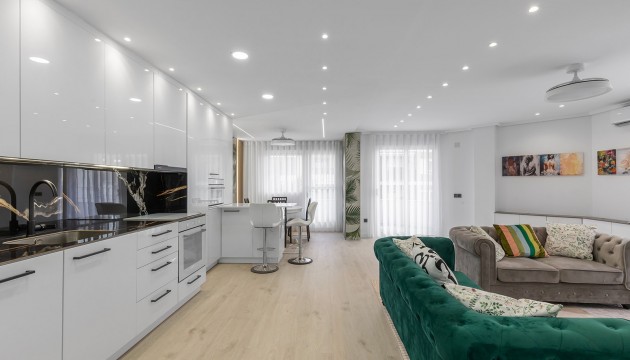 Reventa - Apartamento - Los Montesinos