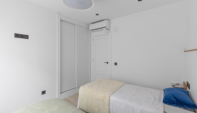 Reventa - Apartamento - Los Montesinos