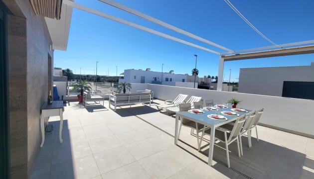 Resale - Townhouse - Daya Nueva - Daya Vieja