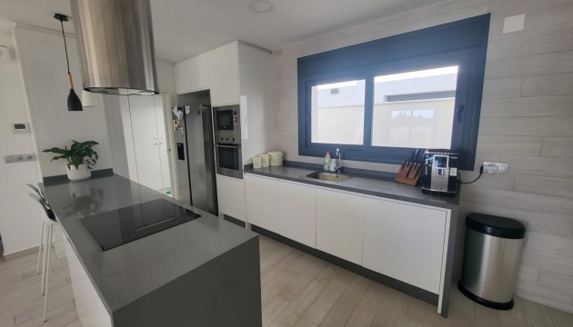 Resale - Townhouse - Daya Nueva - Daya Vieja