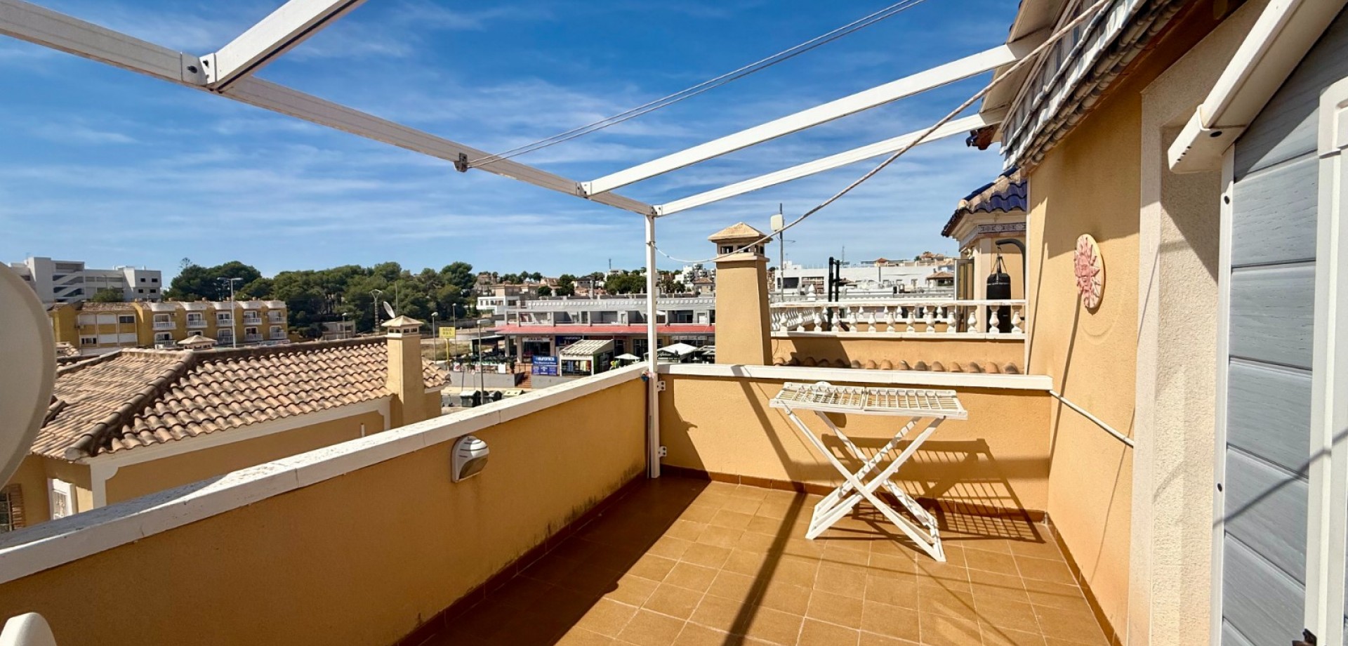 House in Villamartin - Image 2