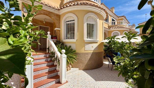 Resale - Detached Villa - Orihuela Costa - Villamartín
