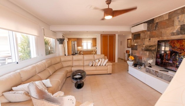 Resale - Apartment - Orihuela Costa - Los Dolses