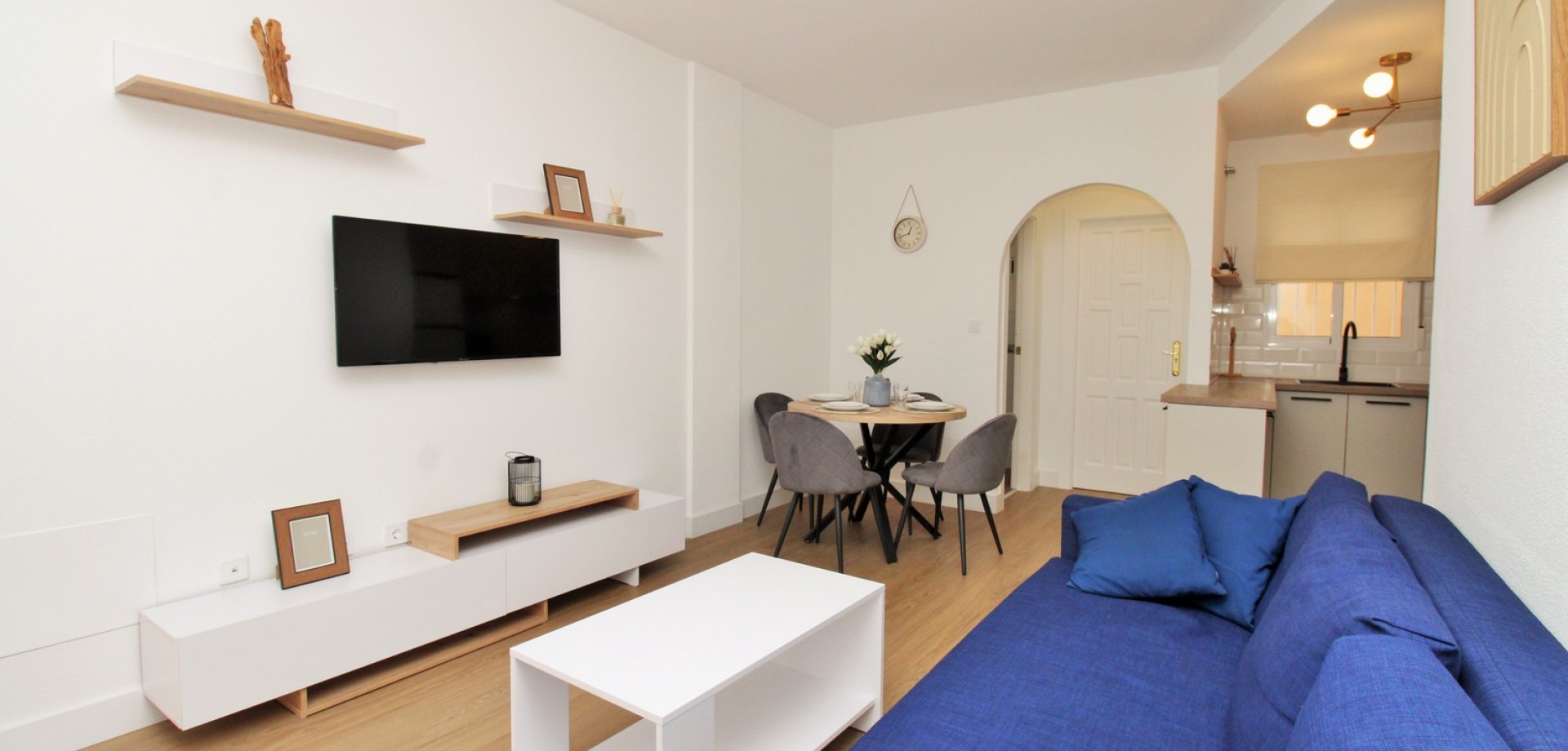 House in Villamartin - Image 4