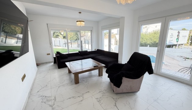 Resale - Detached Villa - Orihuela Costa - Villamartín