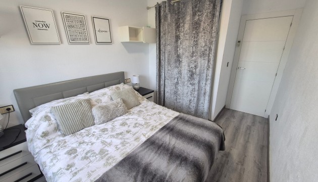 Resale - Apartment - Orihuela Costa - La Florida