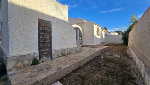 Resale - Detached Villa - Torrevieja - El Chaparal