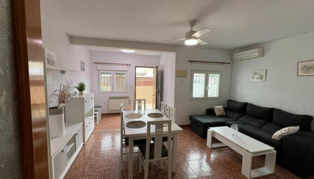 Resale - Bungalow - Torrevieja - La Siesta - El Salado -  Torreta