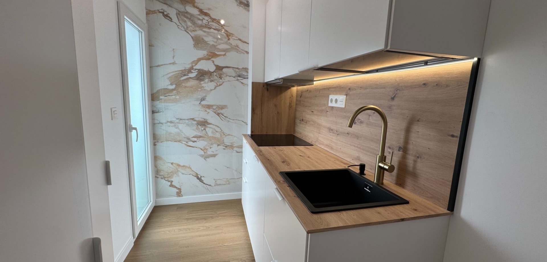 Apartment in Punta Prima - Image 2