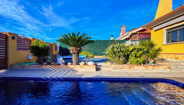 Reventa - Chalet Independiente - Guardamar del Segura