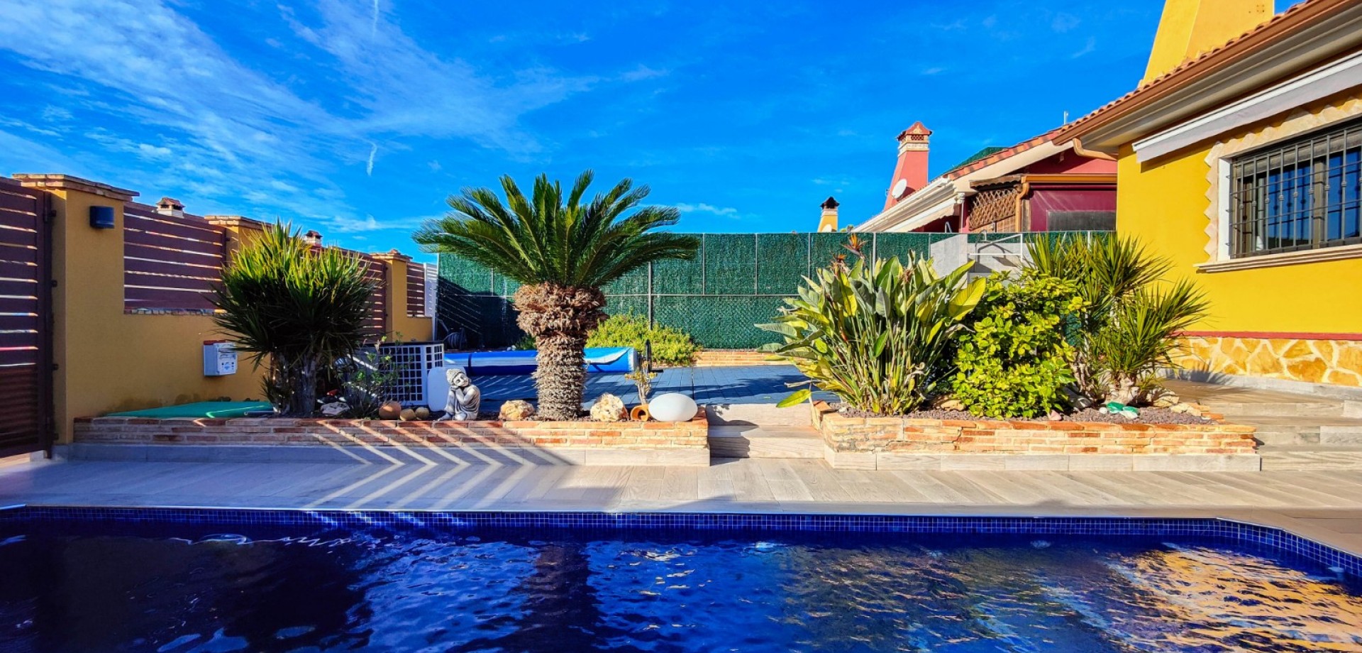 House in Urbanizacion El Raso - Image 4