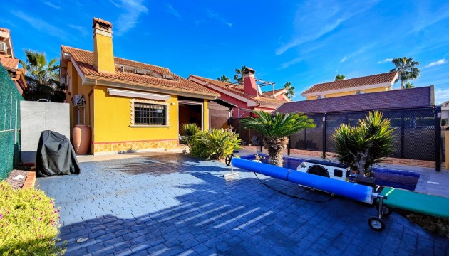 Reventa - Chalet Independiente - Guardamar del Segura