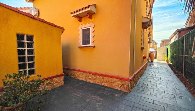 Reventa - Chalet Independiente - Guardamar del Segura