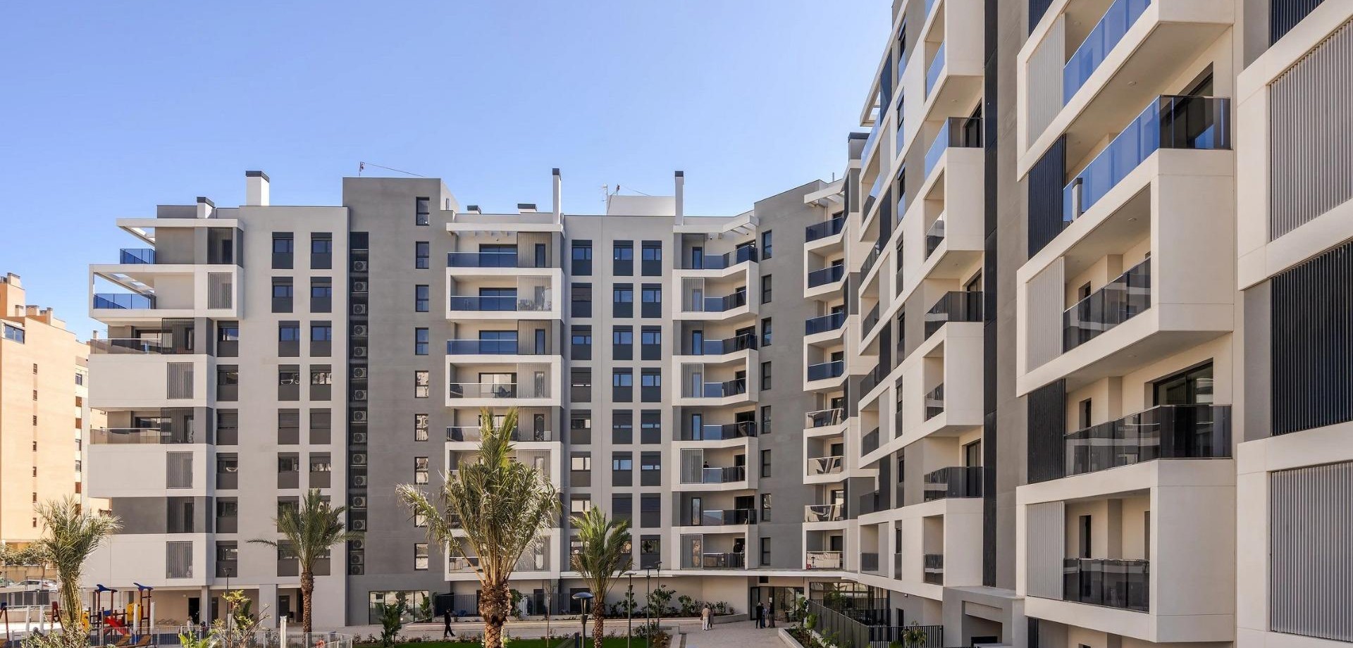 Apartment in Ciudad Jardin - Image 3