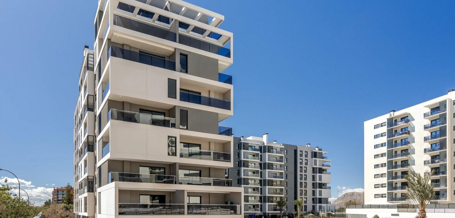 Apartment in Ciudad Jardin - Image 5