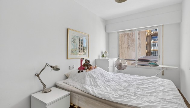 Resale - Apartment - Torrevieja - Playa de los Locos