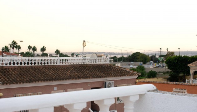 Resale - Detached Villa - Torrevieja