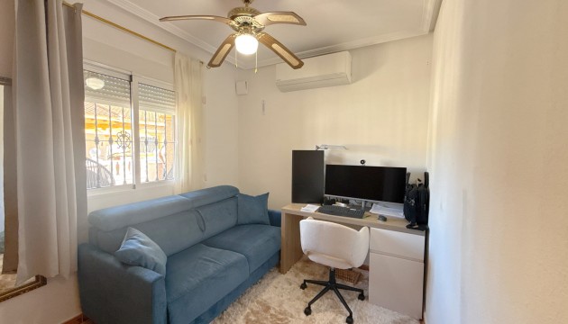 Resale - Bungalow - Orihuela Costa - Cabo Roig