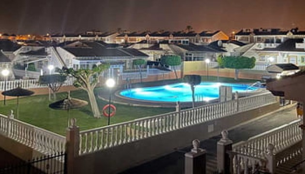 Resale - Bungalow - Orihuela Costa - Cabo Roig