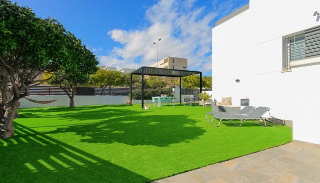 Resale - Townhouse - Torrevieja - Nueva Torrevieja - Aguas Nuevas