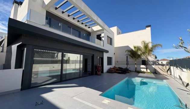 Перепродажа - отдельная вилла - Algorfa