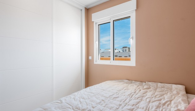 Resale - Apartment - Orihuela Costa - Los Dolses