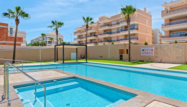 Resale - Apartment - Orihuela Costa - Los Dolses