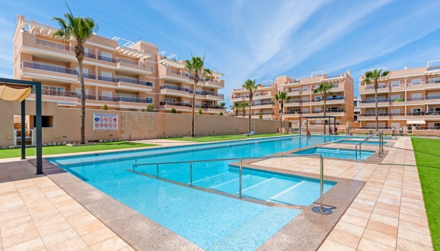 Resale - Apartment - Orihuela Costa - Los Dolses