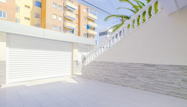 Resale - Townhouse - Torrevieja - Punta Prima