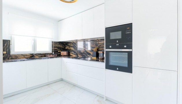 Resale - Townhouse - Torrevieja - Punta Prima