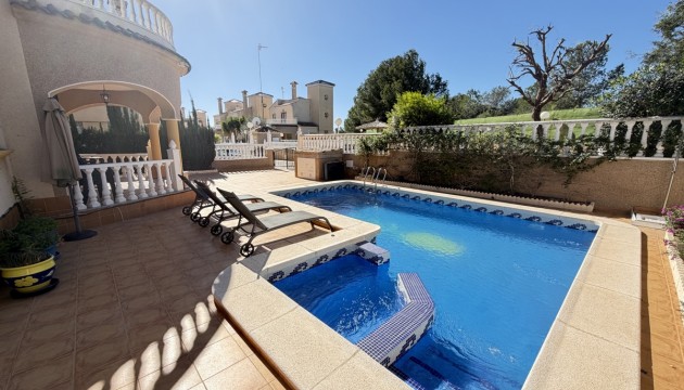 Resale - Detached Villa - Orihuela Costa - Villamartín