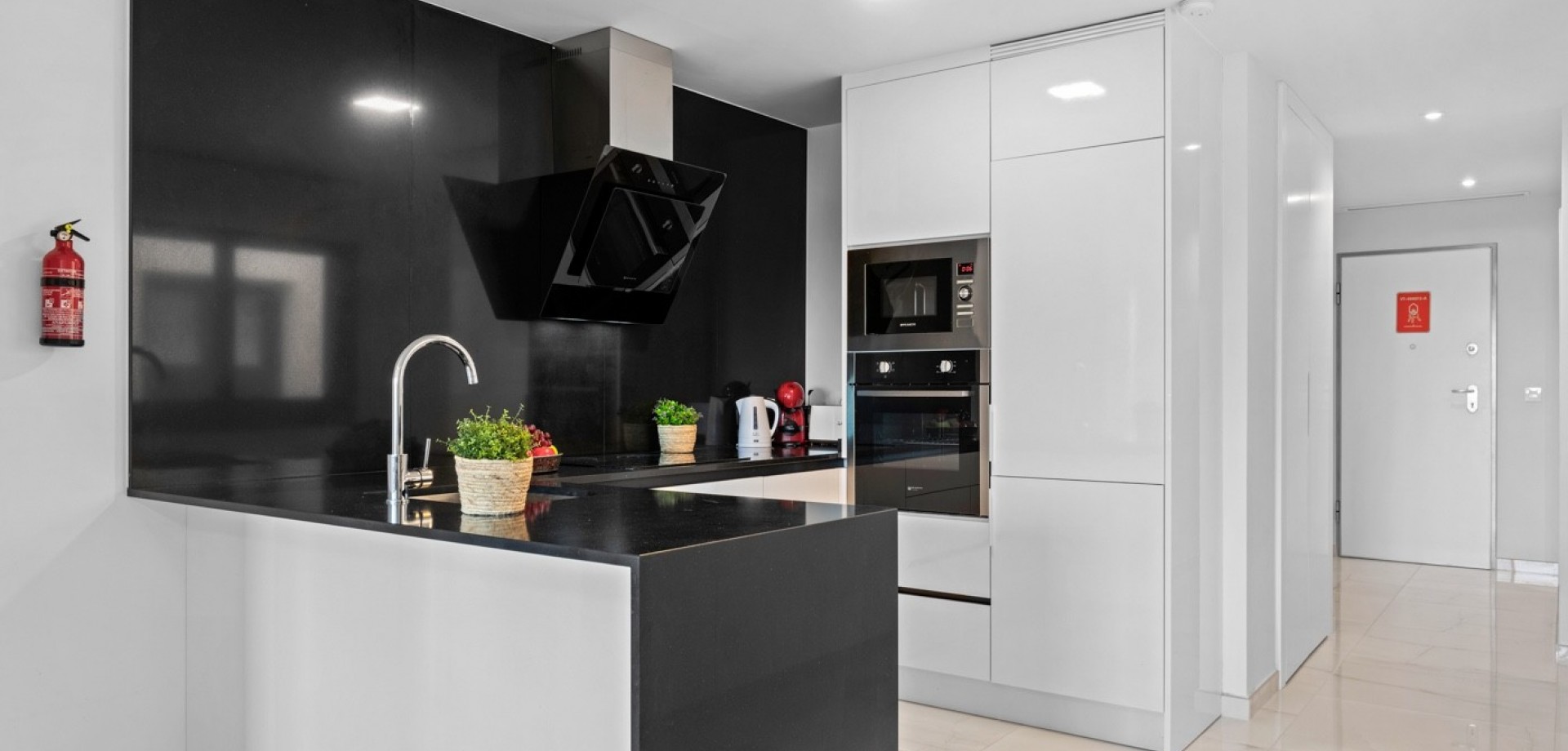 Apartment in Residencia los Altos - Image 3