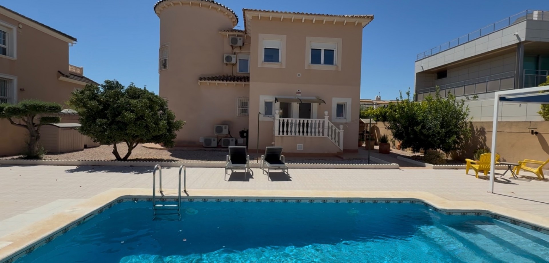 House in Villamartin - view 1