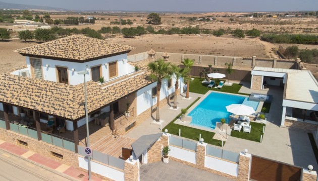 Resale - Detached Villa - Avileses