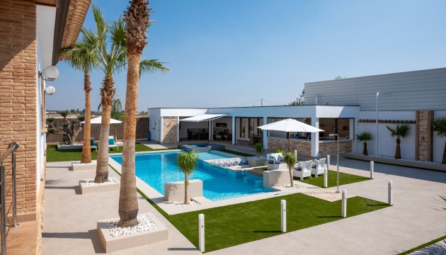 Resale - Detached Villa - Avileses