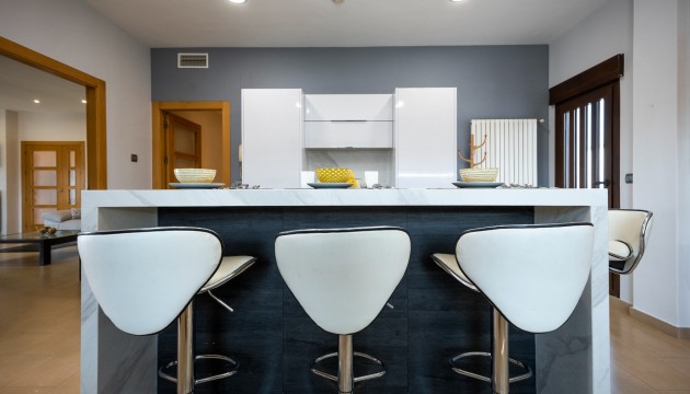 Resale - Detached Villa - Avileses