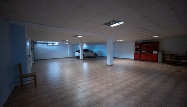 Resale - Detached Villa - Avileses